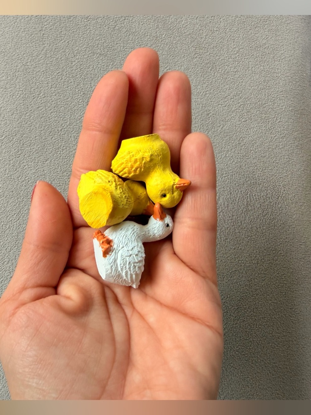 Set of 3 Duck Figurines - White + Yellow - Picture 3 of 3